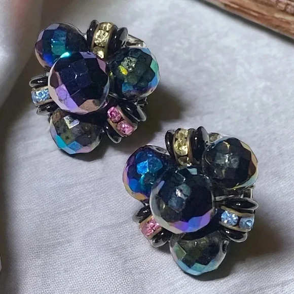 Vintage Pastel AB Crystal Rhinestone Black Bead Cluster Clip On Earrings - Picture 3 of 4